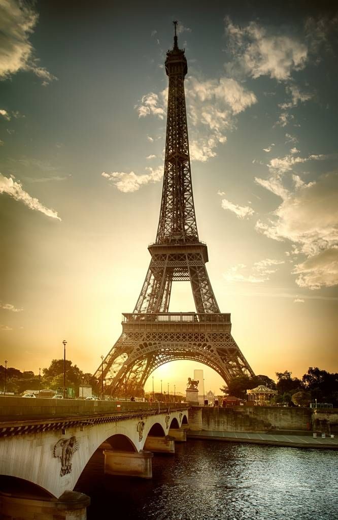 Eiffeltorn med solnedgång