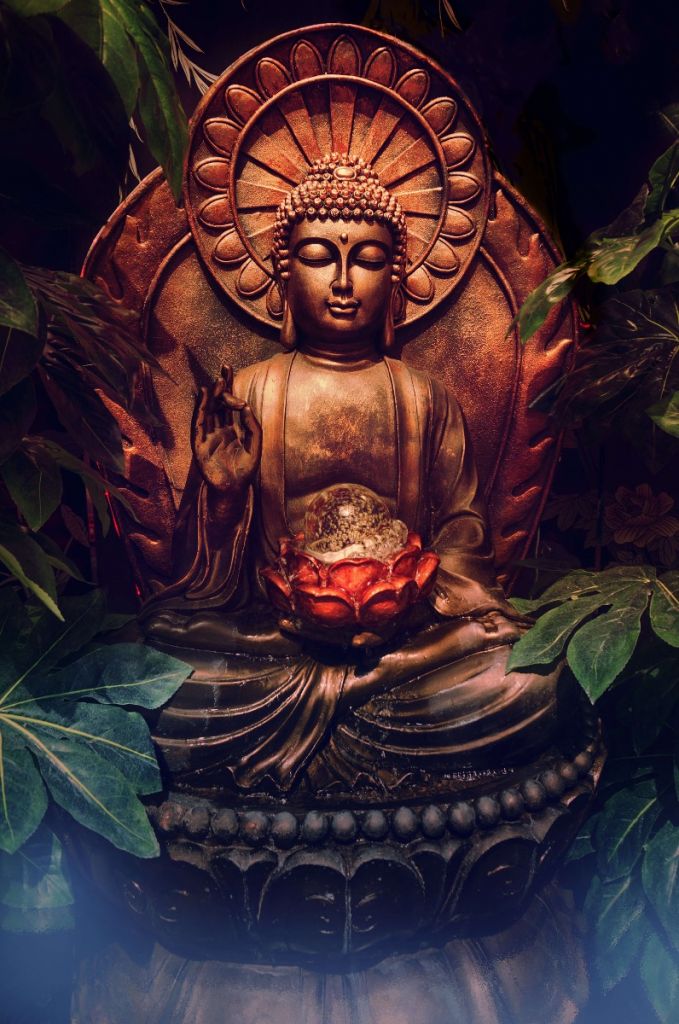 Buddha med löv