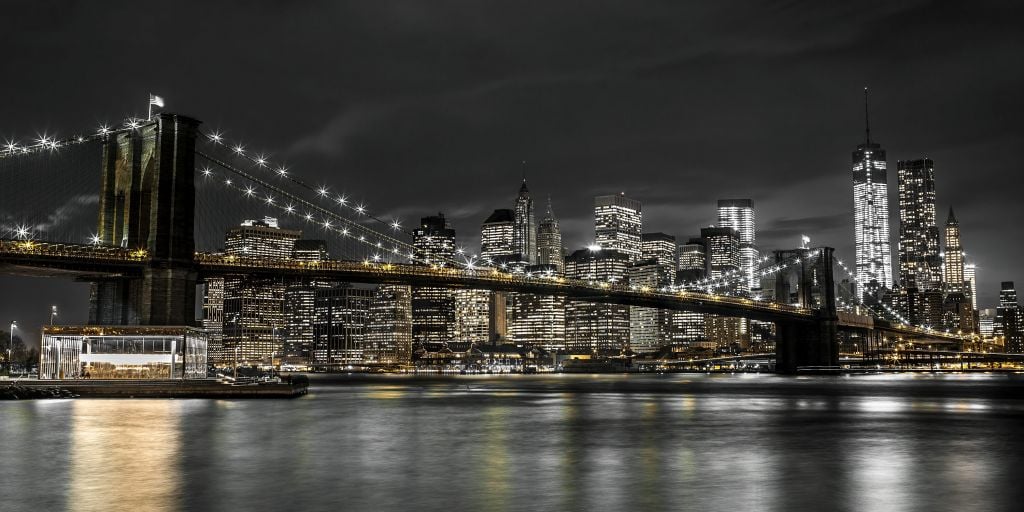 Brooklyn Bridge på natten