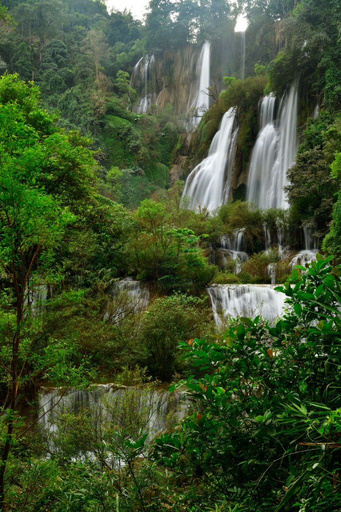 Stort vattenfall i Thailand