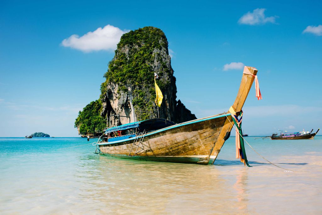 Båt på asiatisk strand