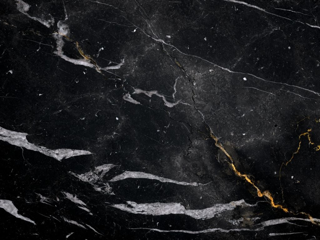 Klassisk mörk marmor
