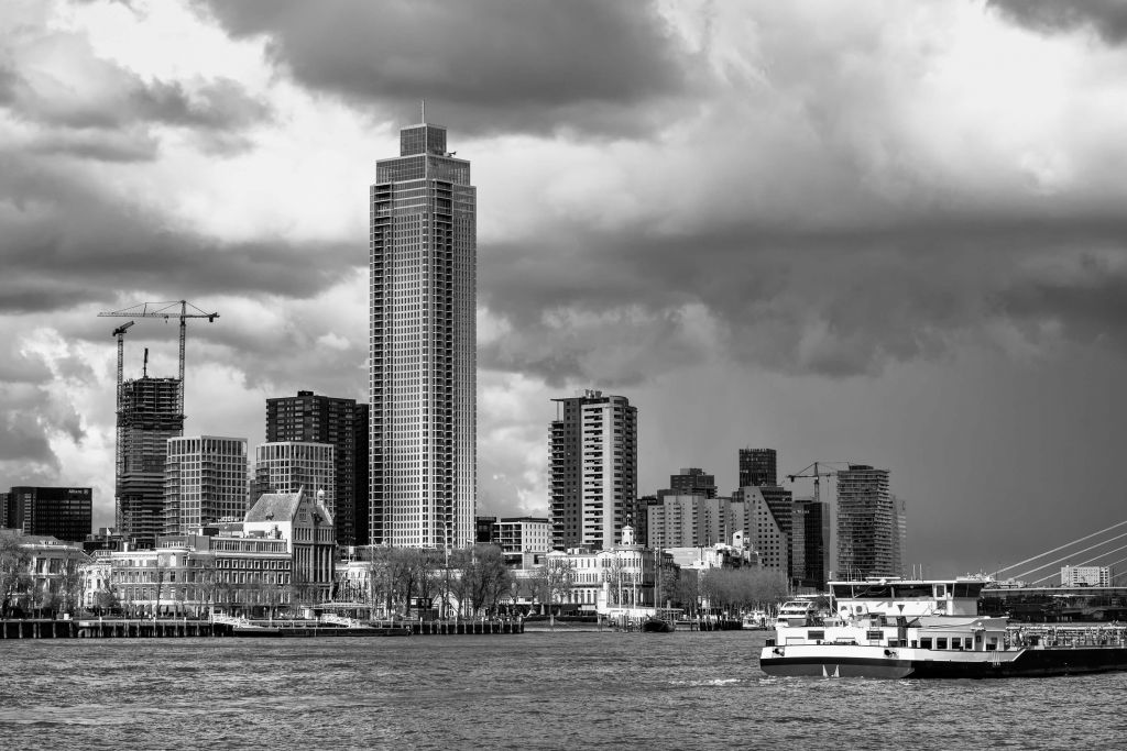 Skyline Rotterdam (Westerkade) från Katendrecht (svartvitt) 