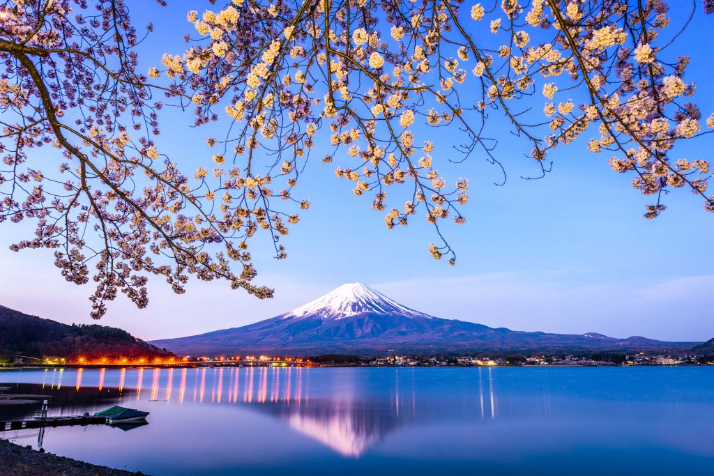 Mount Fuji vid vattenkanten