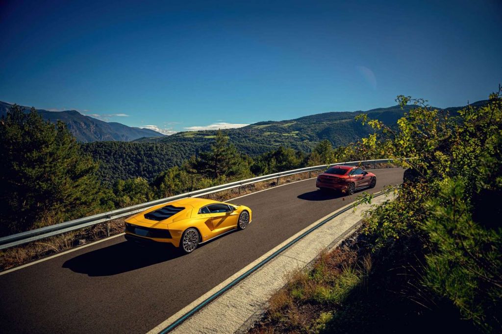 Snelle svinger, kraftige motorer