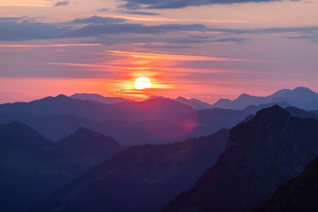 Solnedgang over lilla fjellag