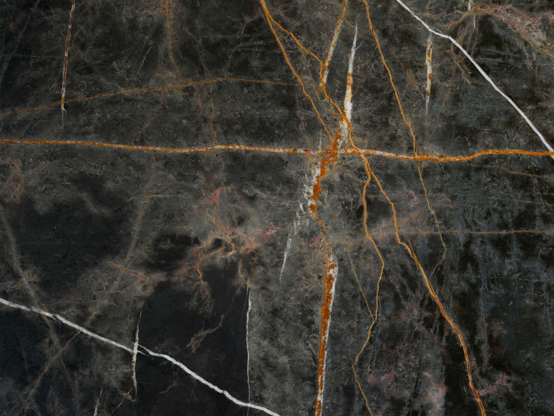 Mørk marmor med kobberfarver