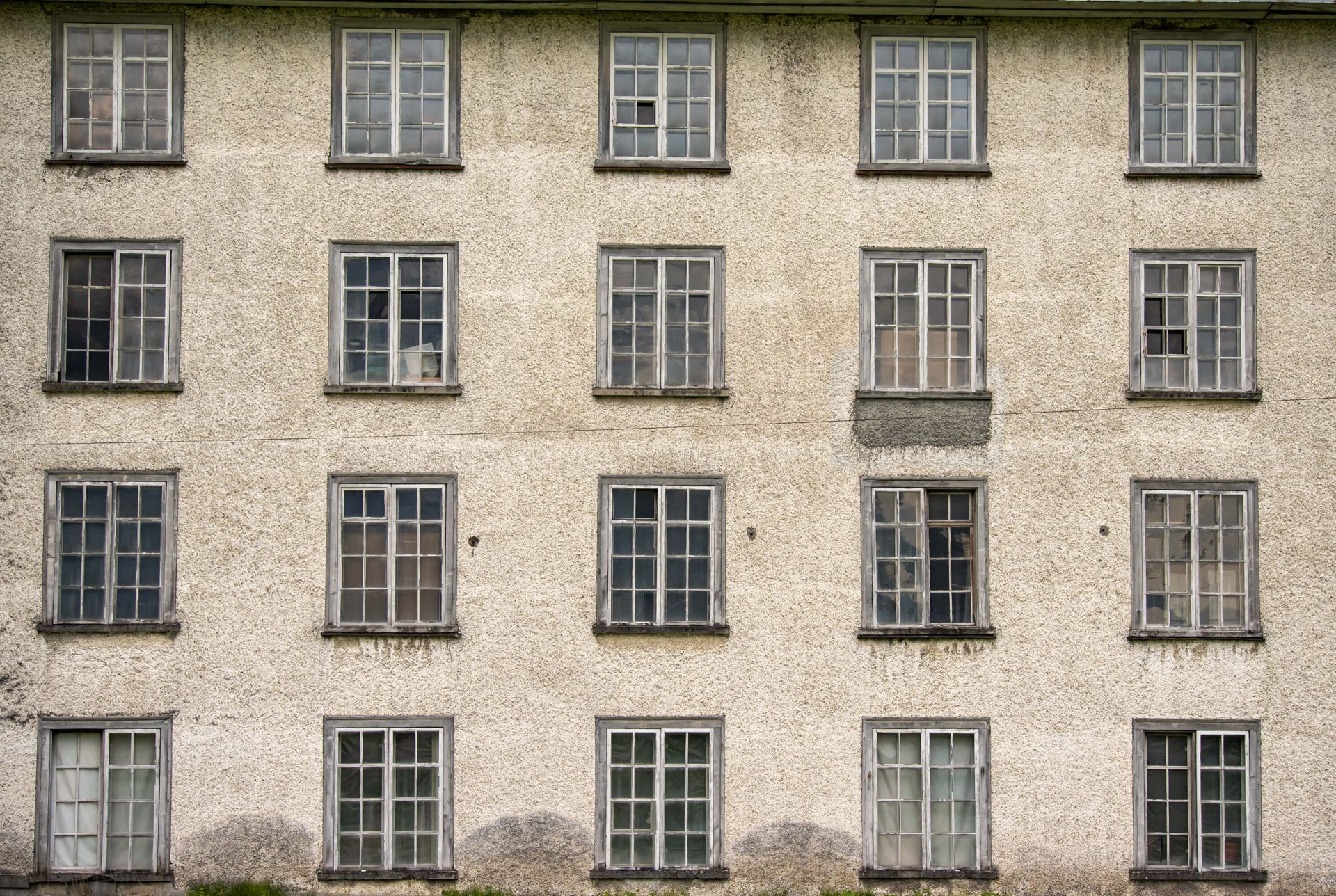 Fasad av en gammal fabrik