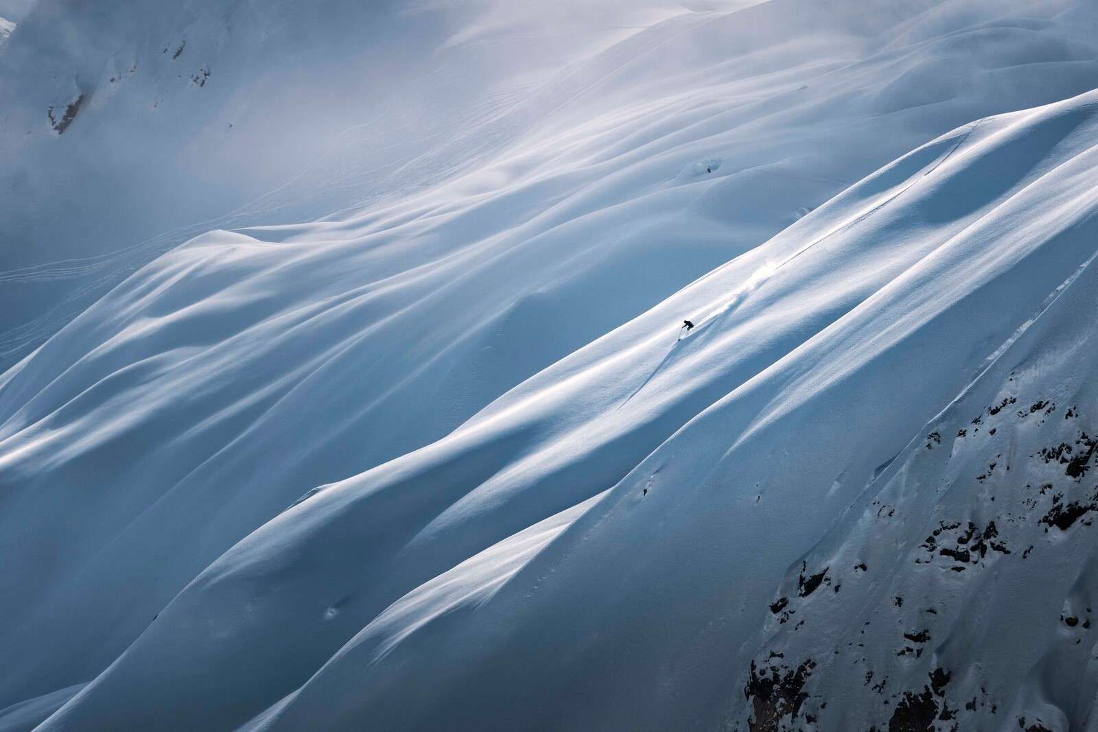 Frikjøring ned puddersnøbakke