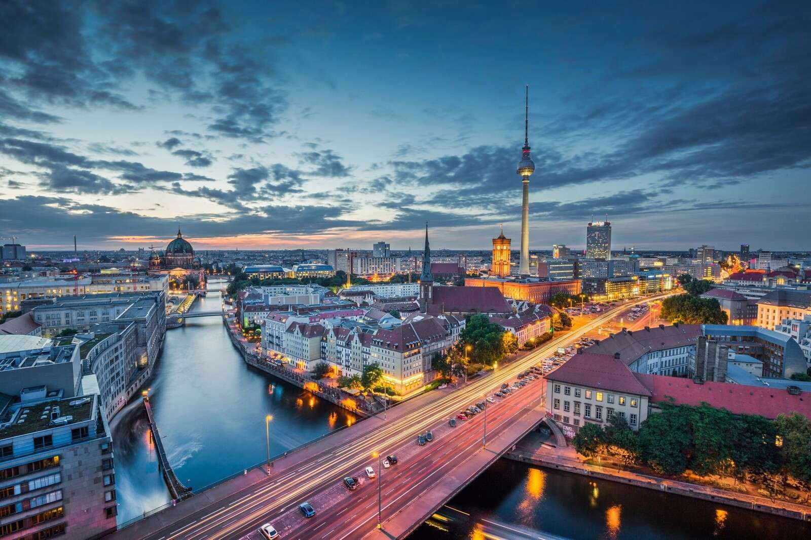 Skymningsljus över gamla Berlin