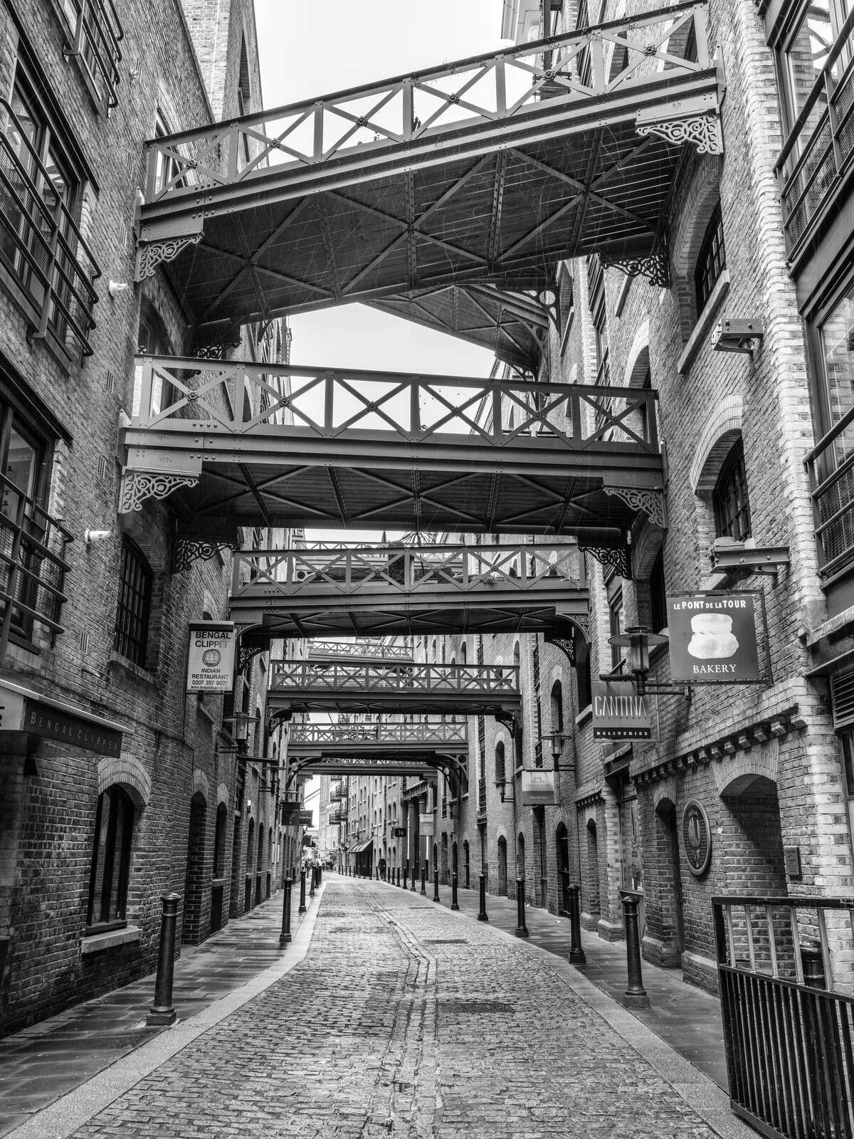 Brosteinsbelagt gate i London